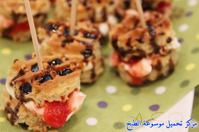 http://www.encyclopediacooking.com/upload_recipes_online/uploads/images_waffle-bites-strawberry-recipe6.jpg